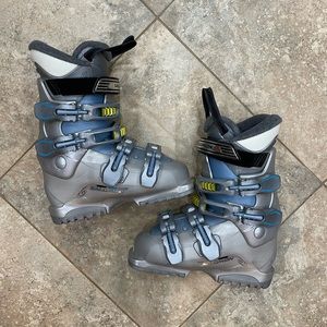 Salomon Irony 660 Ski Boots sz 22 /US 4